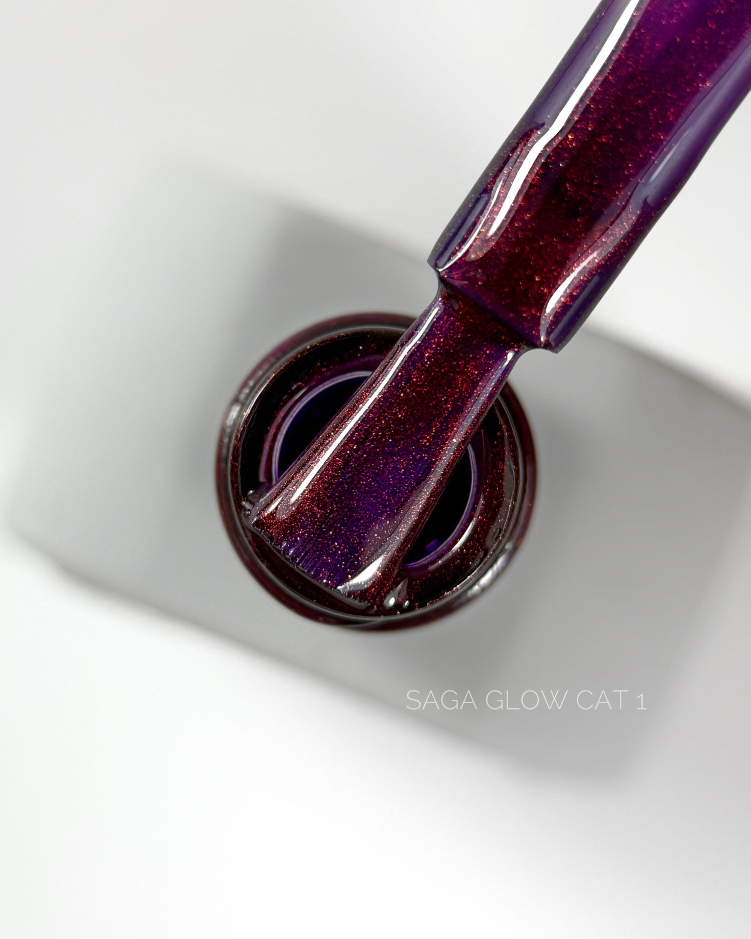 Saga professional gel polish Glow Cat 01, 10 ml