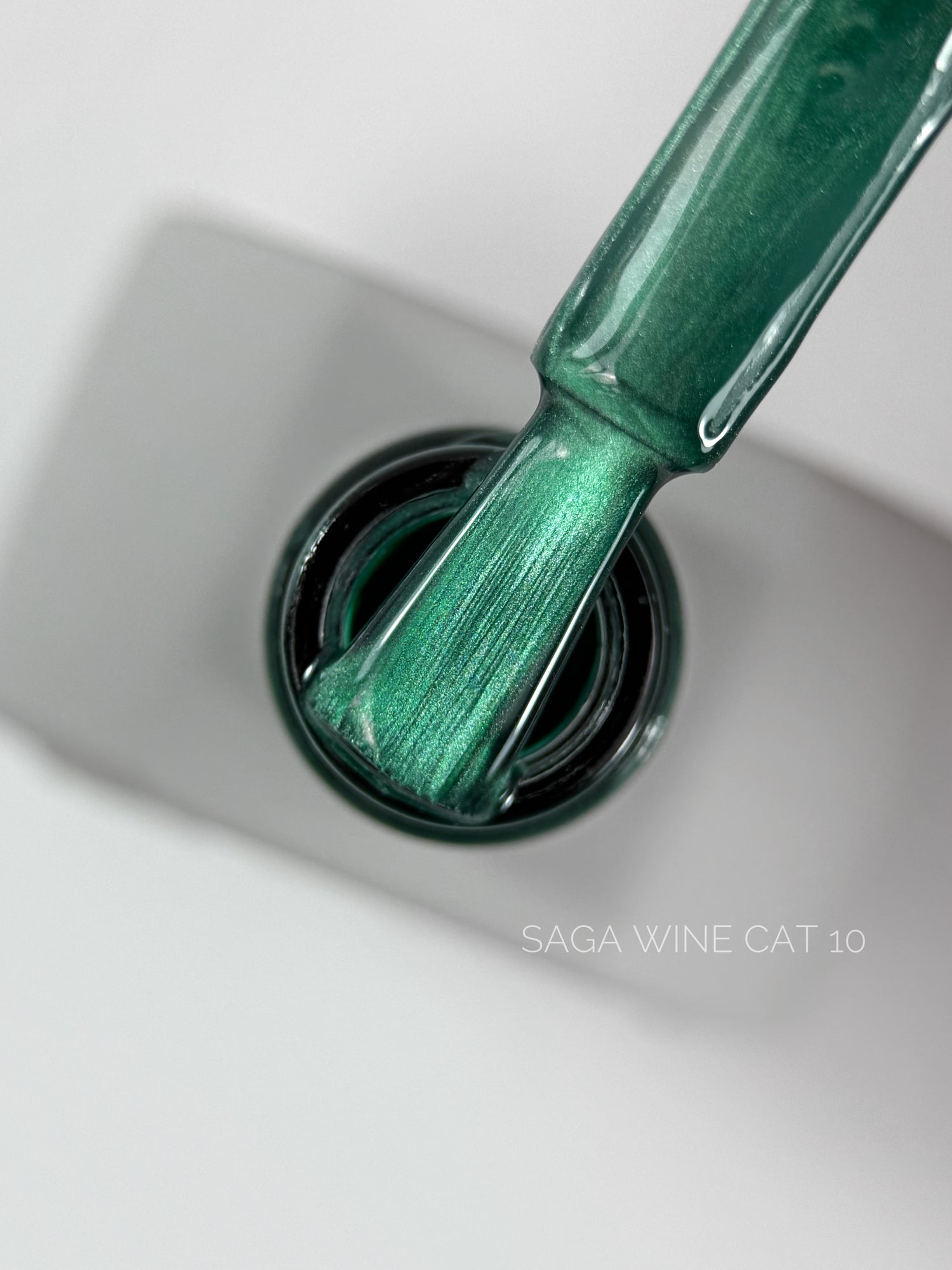 SAGA Gel polish Wine Cat 10, 10 ml