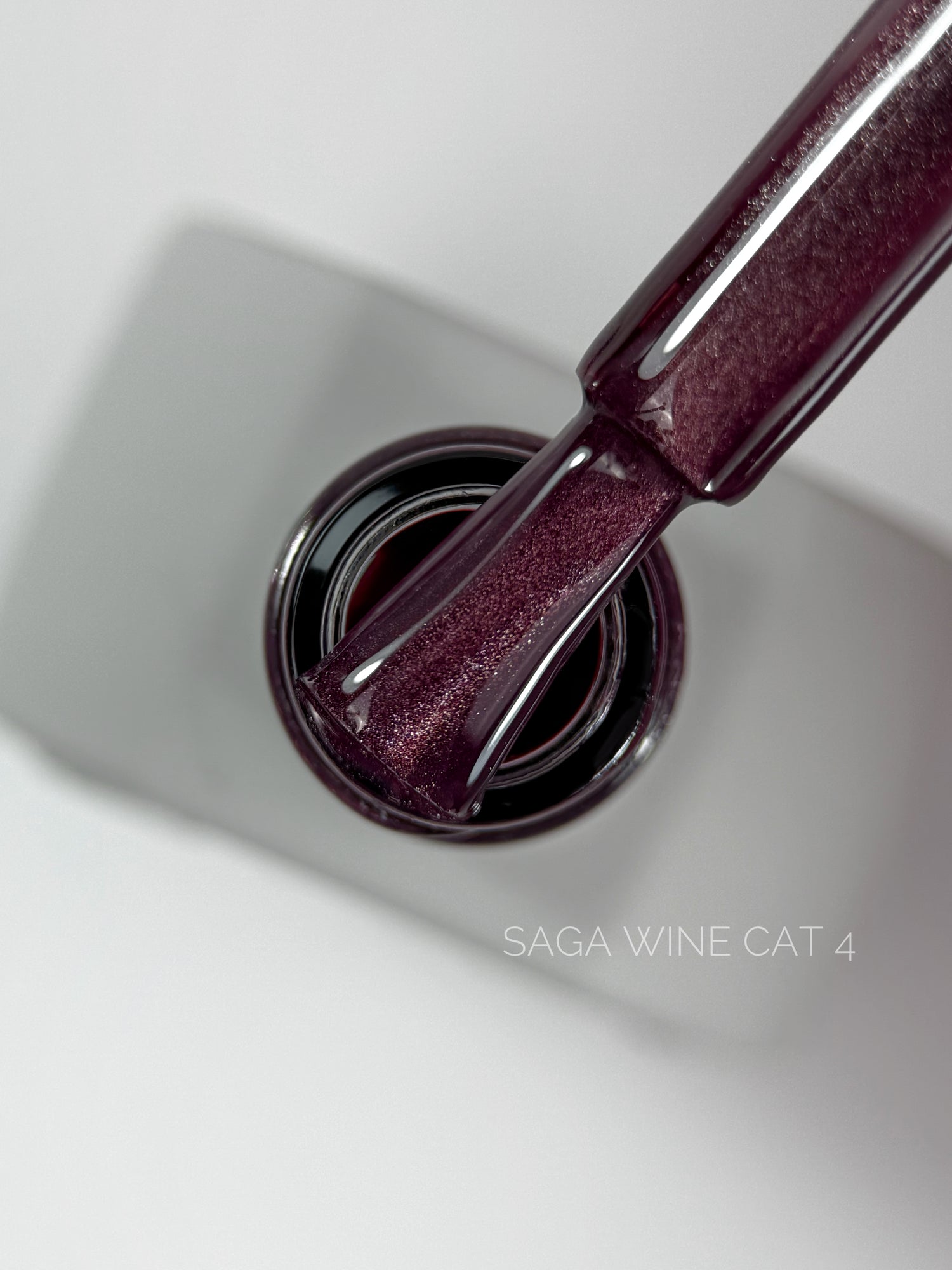 SAGA Gel polish Wine Cat 04, 10 ml