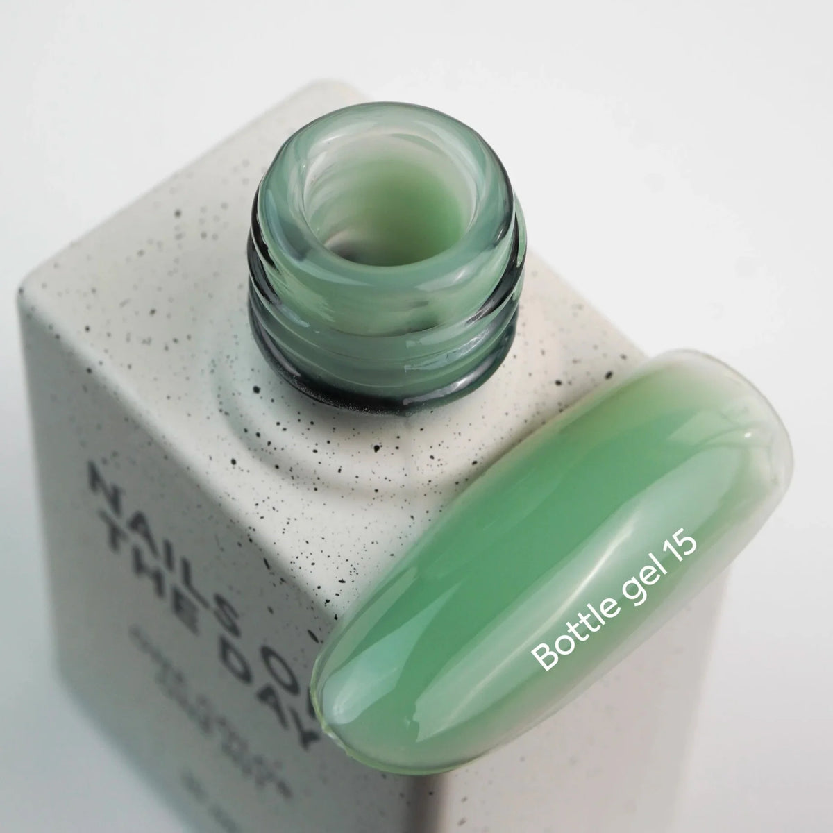 Nailsoftheday Bottle gel 15, 10 ml
